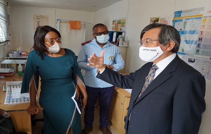The Japanese Ambassador to Namibia H.E. Hideaki Harada with Executive Director of NAPPA, Frieda Stefanus and a health worker at the facility.